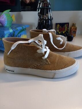 SeaVees-Stylish- Mason Desert Boot Sneaker- Women's- SZ 8